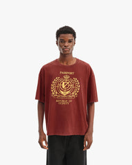 PASSPORT TEE WASHED RED