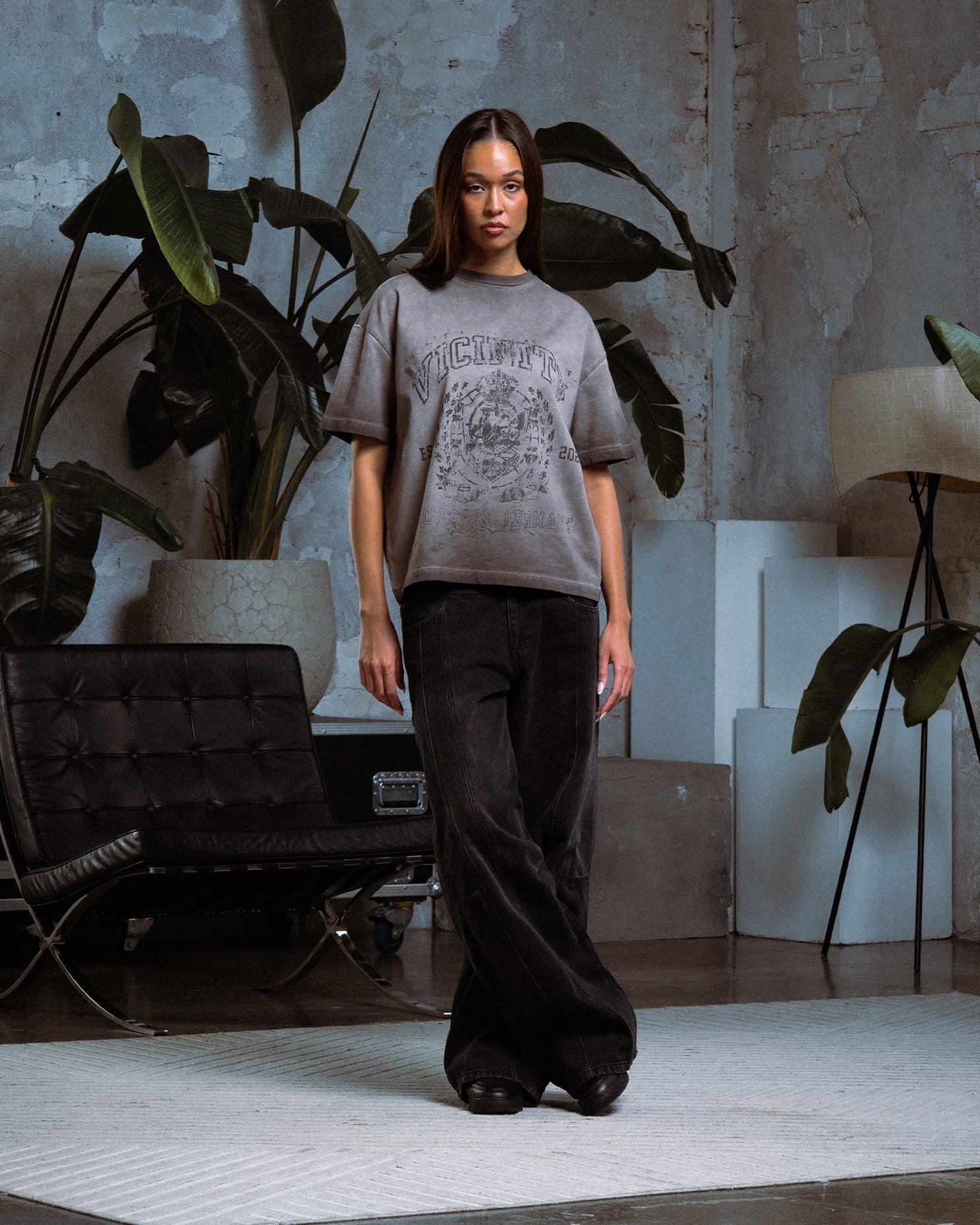 EMBLEM TEE BROWN